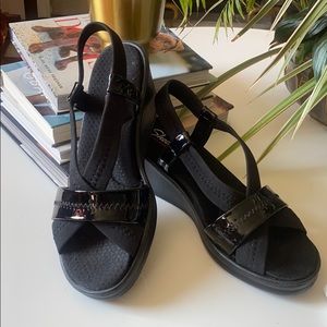 Skechers Women’s Rumbler “Stepping Out” Sandal